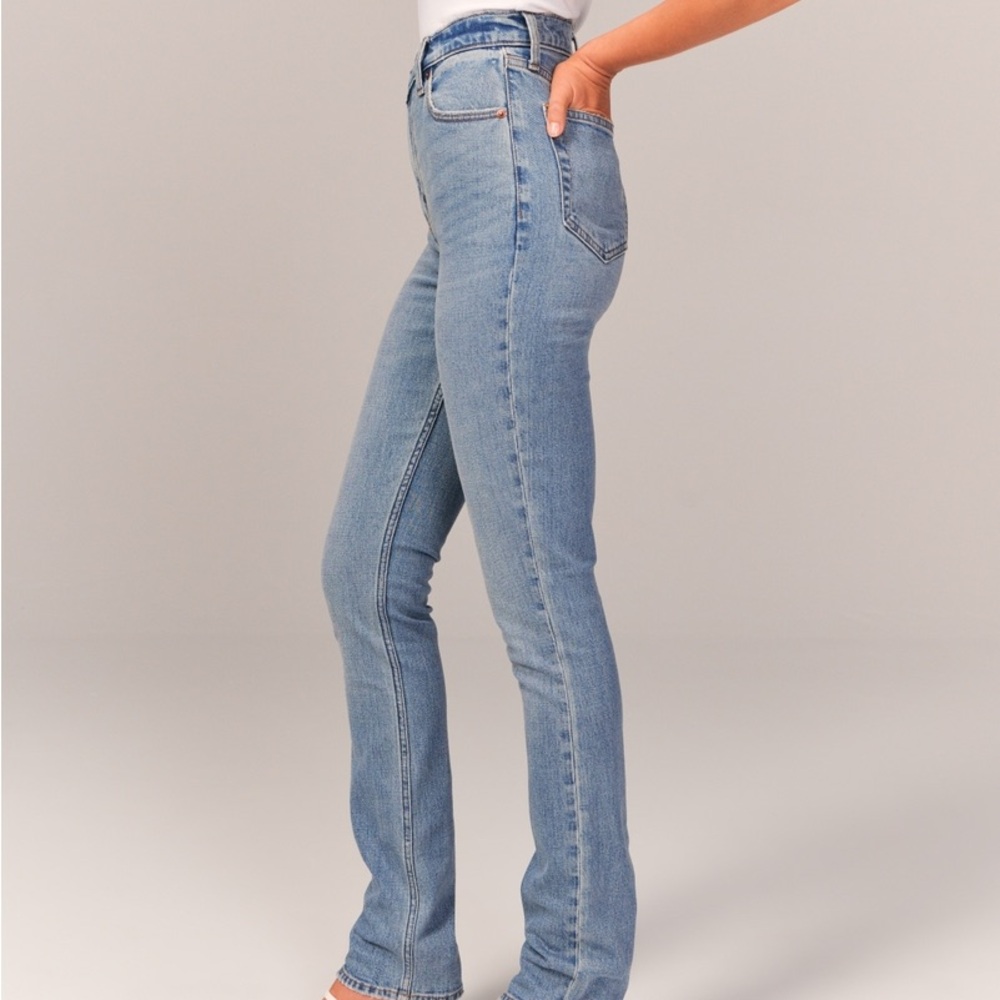 Ultra High Rise 90s Slim Straight Jean